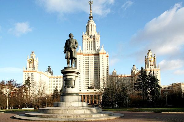 Рисунок 12. Памятник М.В. Ломоносову на Воробьевых горах в Москве.1953.