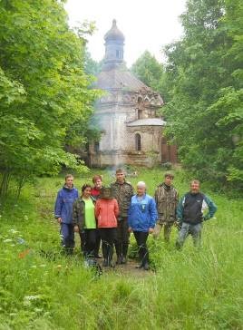 Церковь Святой великомученицы				  Екатерины в д. Льзи. Фотография 2012 г.