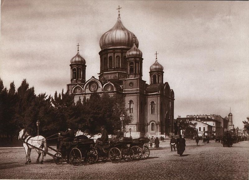 Рис. 10. Введенский собор лейб-гвардии Семёновского полка со склепом под храмом.  (фото с сайта http://www.citywalls.ru/house113, дата последнего обращения: 19.12.2014)