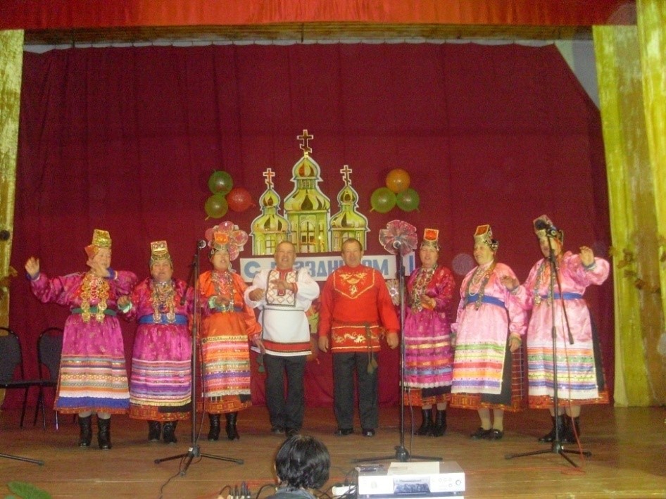 Выступление народного ансамбля «Истоки»