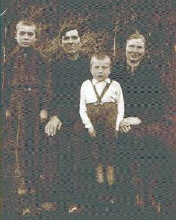 Марахонина В.Т. с семьёй